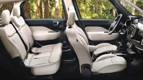 FIAT 500L 2020 interior