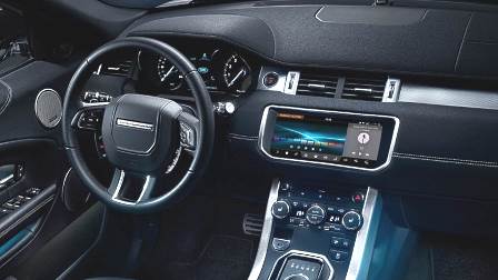 Land-Rover Range Rover Evoque 2018 dashboard