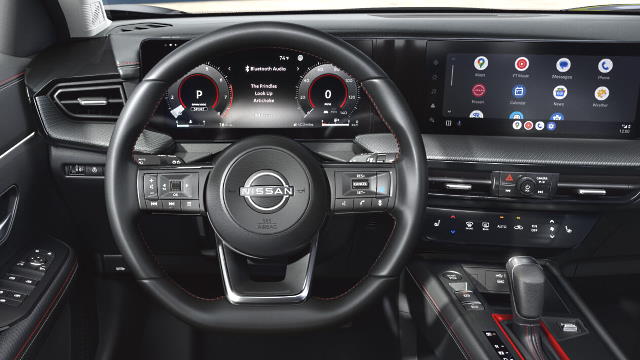 Nissan Kicks 2026 dashboard