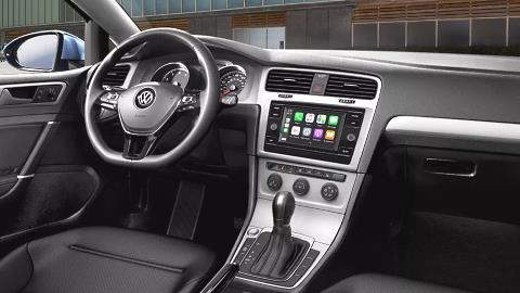 Volkswagen Golf 2020 dashboard